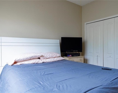 4940 Bellthorn Drive - Photo Thumbnail 9