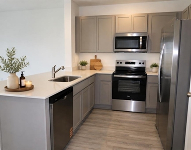 2768 Pierr Street - Photo Thumbnail 2