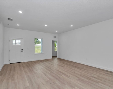 8101 Sw 132nd Loop - Photo Thumbnail 12