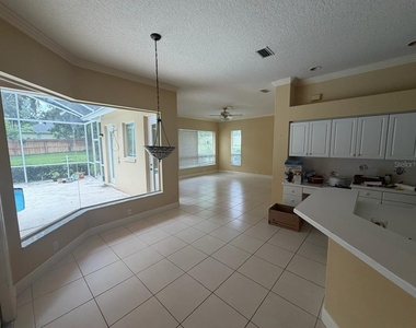 4762 Sw 1st Avenue - Photo Thumbnail 2