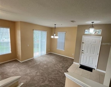 562 Climbing Ivy Court - Photo Thumbnail 3