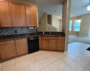 562 Climbing Ivy Court - Photo Thumbnail 5