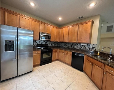562 Climbing Ivy Court - Photo Thumbnail 6