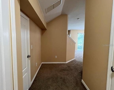 562 Climbing Ivy Court - Photo Thumbnail 9