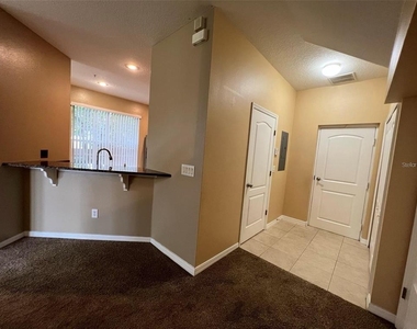 562 Climbing Ivy Court - Photo Thumbnail 4
