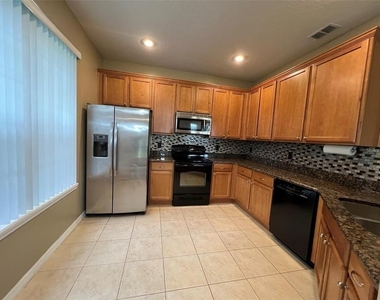 562 Climbing Ivy Court - Photo Thumbnail 8