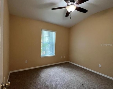 562 Climbing Ivy Court - Photo Thumbnail 17