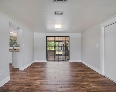 2201 Camellia Drive - Photo Thumbnail 9