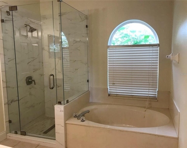 4931 Marbella Isle Drive - Photo Thumbnail 10