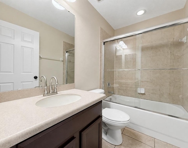 5415 Via Appia Way - Photo Thumbnail 16