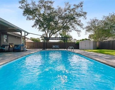7610 Heathfield Court - Photo Thumbnail 15