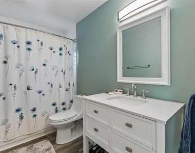 7610 Heathfield Court - Photo Thumbnail 13