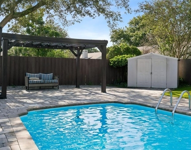 7610 Heathfield Court - Photo Thumbnail 16