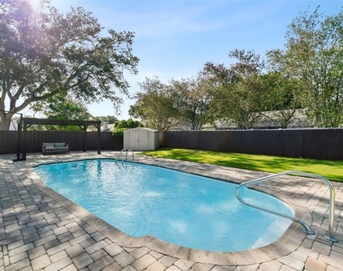 7610 Heathfield Court - Photo Thumbnail 18