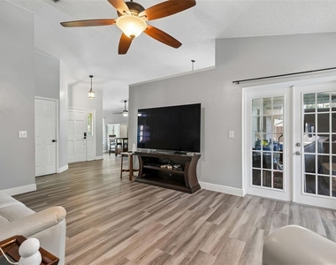 7610 Heathfield Court - Photo Thumbnail 5
