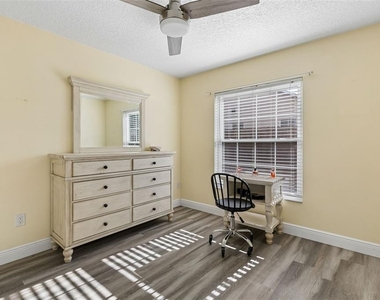 7610 Heathfield Court - Photo Thumbnail 11