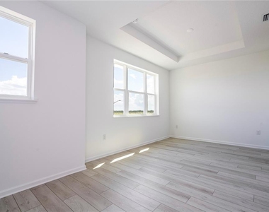 9313 Luminary Boulevard - Photo Thumbnail 28