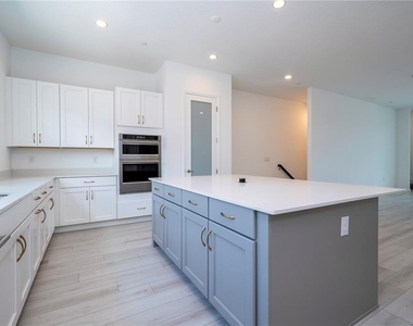 9313 Luminary Boulevard - Photo Thumbnail 16