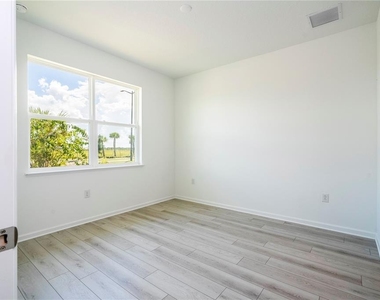 9313 Luminary Boulevard - Photo Thumbnail 4