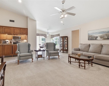 1011 Beckley - Photo Thumbnail 16