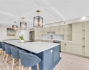 707 S Gulfstream Avenue - Photo Thumbnail 7