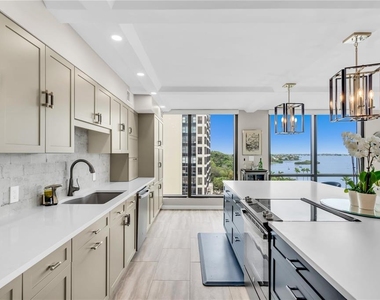 707 S Gulfstream Avenue - Photo Thumbnail 6