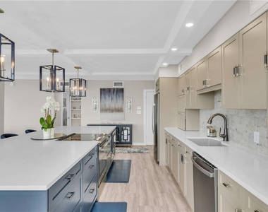 707 S Gulfstream Avenue - Photo Thumbnail 5