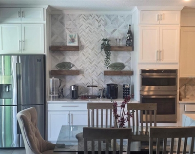 16457 Woodside Glen - Photo Thumbnail 6
