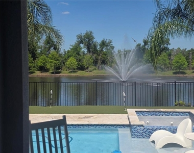 16457 Woodside Glen - Photo Thumbnail 2