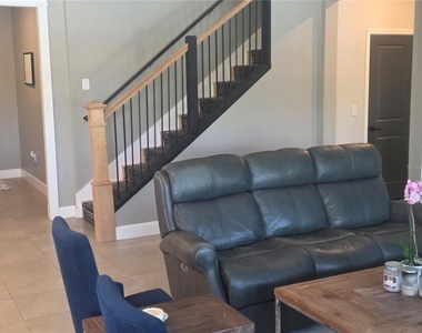16457 Woodside Glen - Photo Thumbnail 9