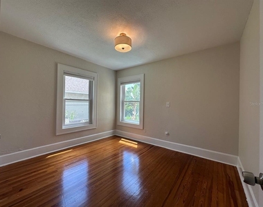 3151 11th Avenue N - Photo Thumbnail 2