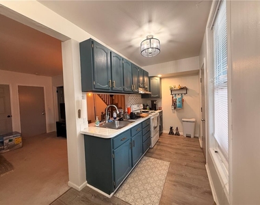 1449 W Turner Street - Photo Thumbnail 3