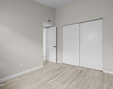 2617 Red Sails Drive - Photo Thumbnail 11