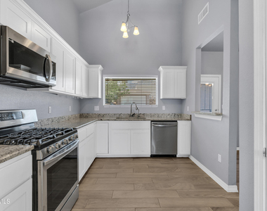8601 Polaris Street - Photo Thumbnail 7