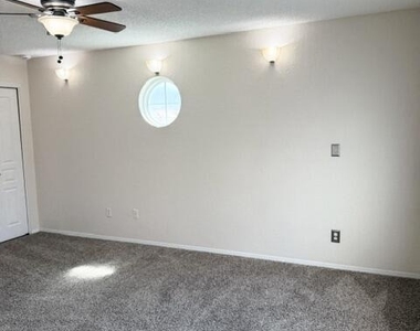1409 Luz De Camino Way - Photo Thumbnail 23