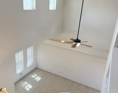 1409 Luz De Camino Way - Photo Thumbnail 20