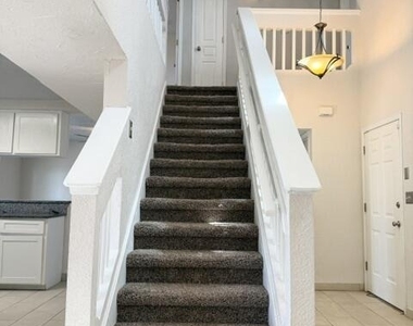 1409 Luz De Camino Way - Photo Thumbnail 19