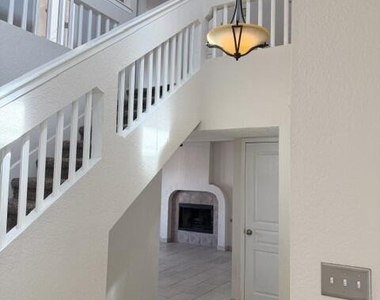 1409 Luz De Camino Way - Photo Thumbnail 4