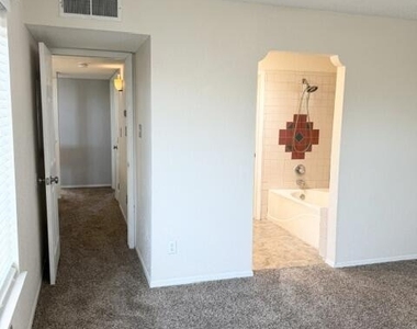 1409 Luz De Camino Way - Photo Thumbnail 25