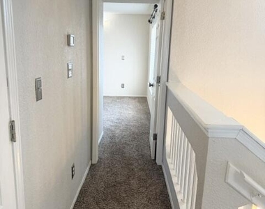 1409 Luz De Camino Way - Photo Thumbnail 21