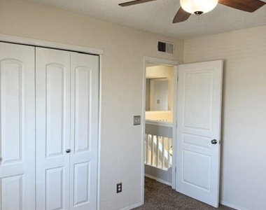 1409 Luz De Camino Way - Photo Thumbnail 39