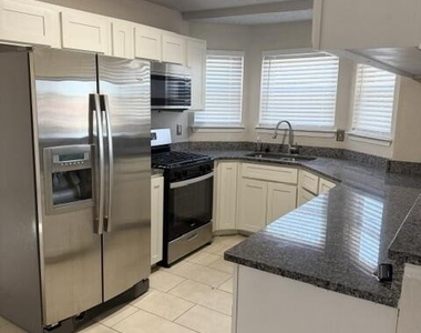 1409 Luz De Camino Way - Photo Thumbnail 12