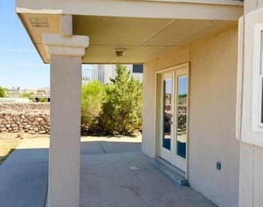 1409 Luz De Camino Way - Photo Thumbnail 45