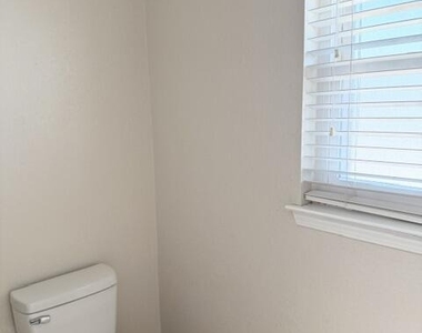 1409 Luz De Camino Way - Photo Thumbnail 36