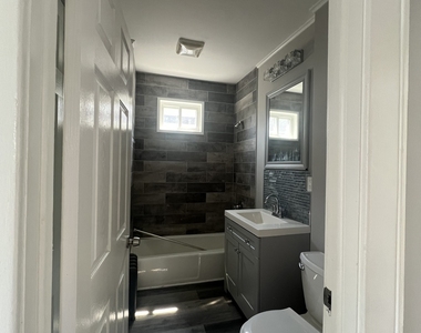 385 Savin Avenue - Photo Thumbnail 11