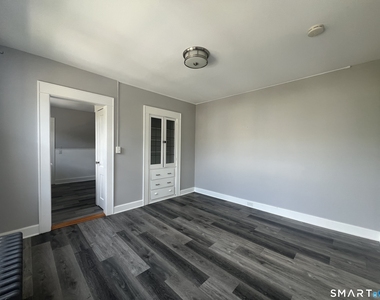 385 Savin Avenue - Photo Thumbnail 5