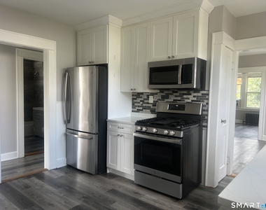 385 Savin Avenue - Photo Thumbnail 4