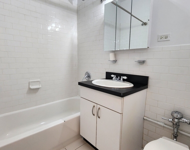 East 58th Street - Photo Thumbnail 2