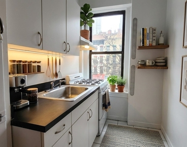 East 58th Street - Photo Thumbnail 1