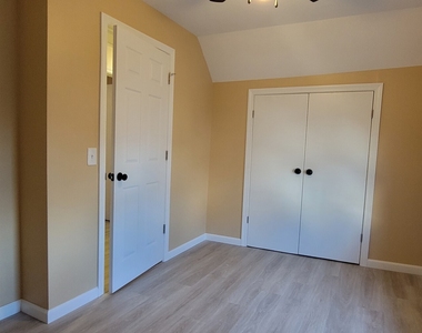 600 Norman Street - Photo Thumbnail 10